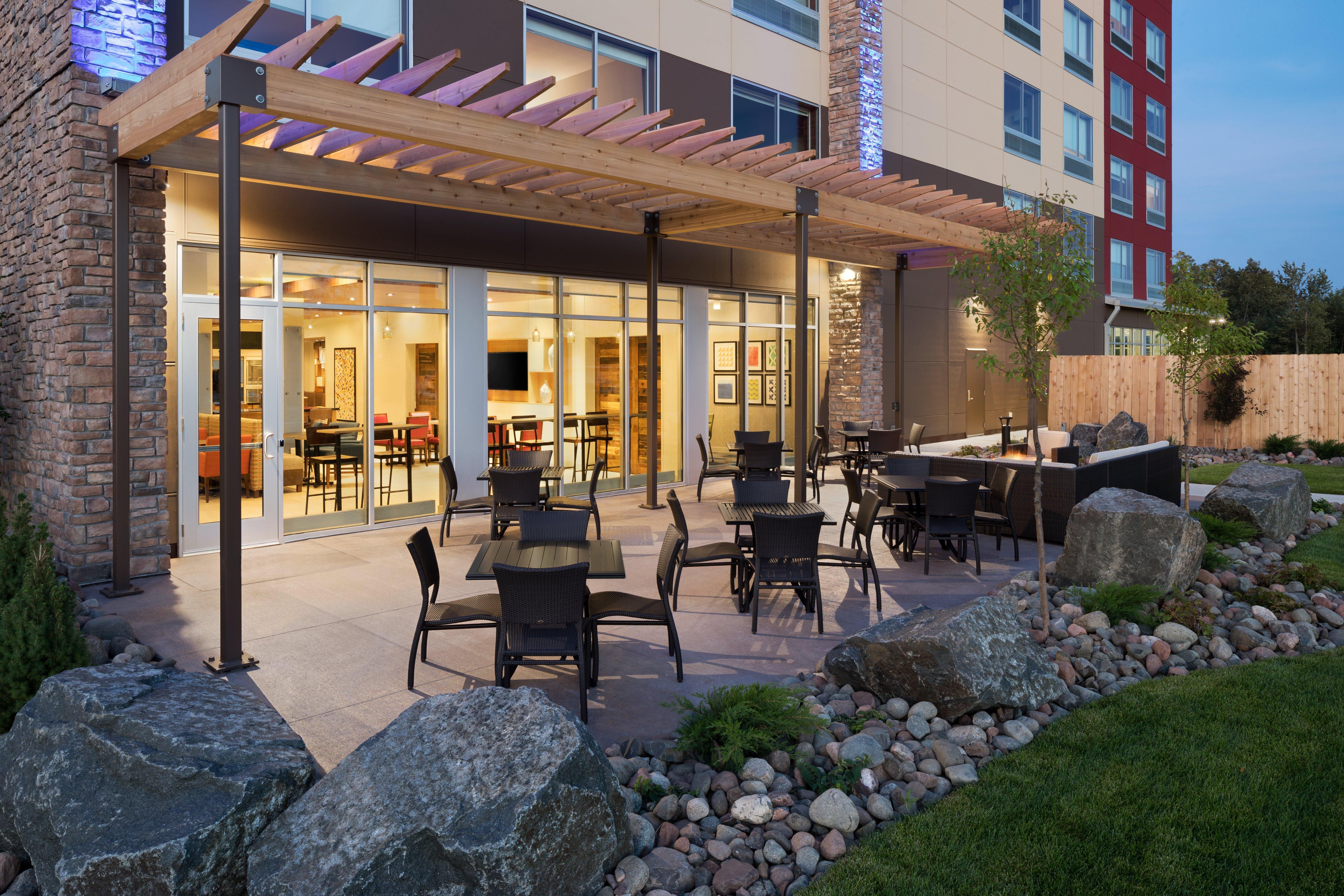 Holiday Inn Express & Suites Duluth North - Miller Hill By Ihg Exterior photo
