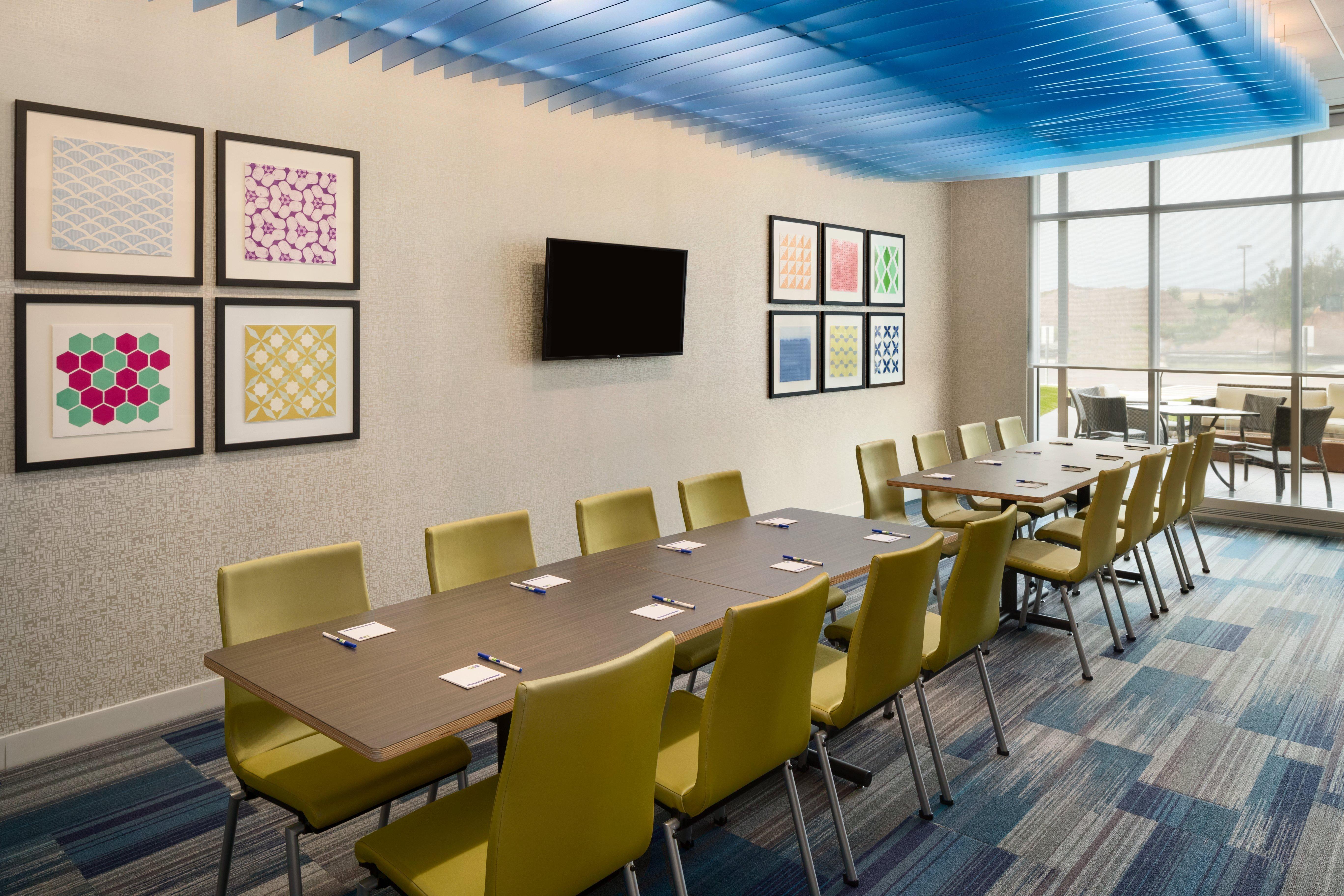 Holiday Inn Express & Suites Duluth North - Miller Hill By Ihg Exterior photo