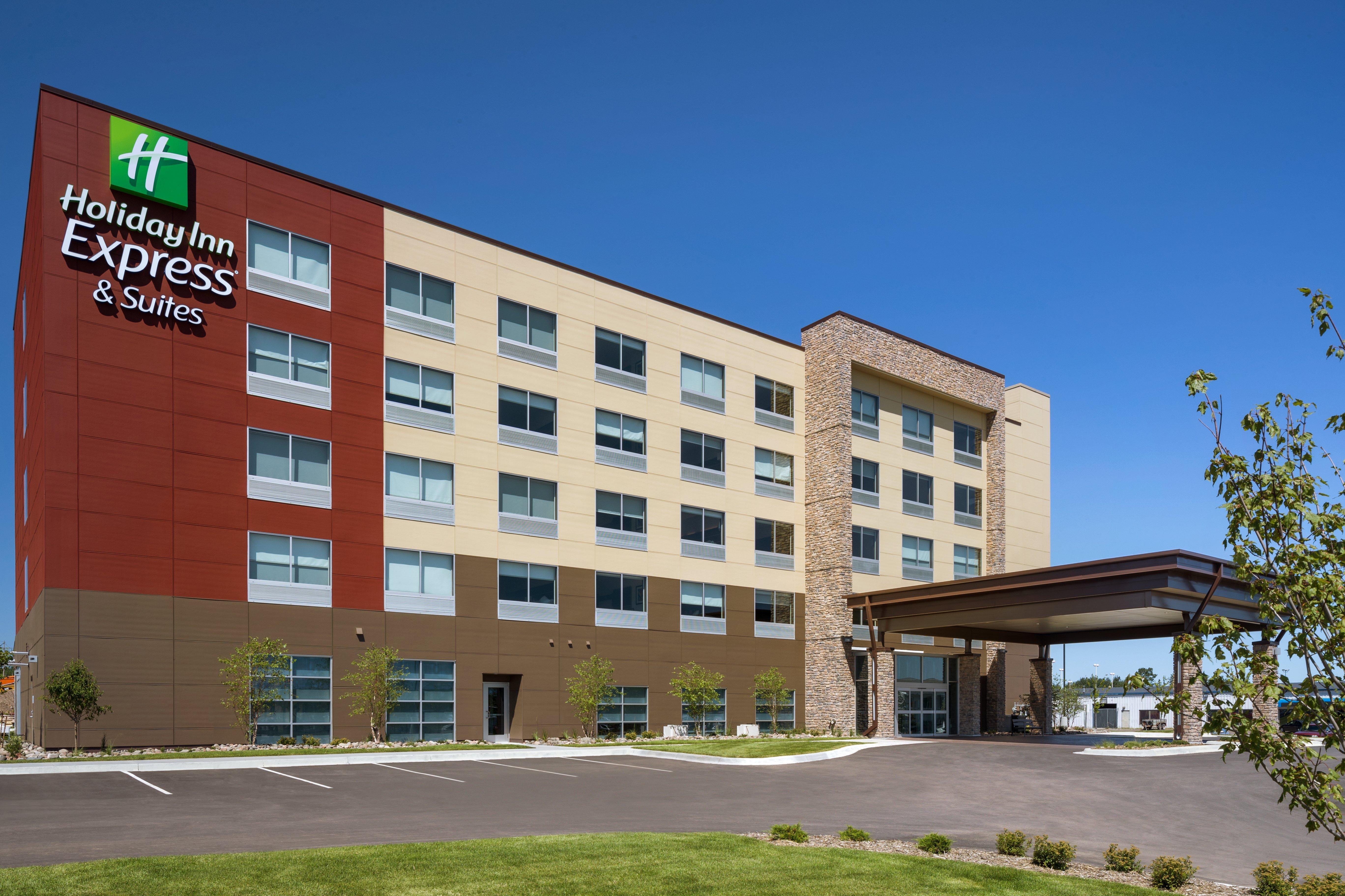Holiday Inn Express & Suites Duluth North - Miller Hill By Ihg Exterior photo