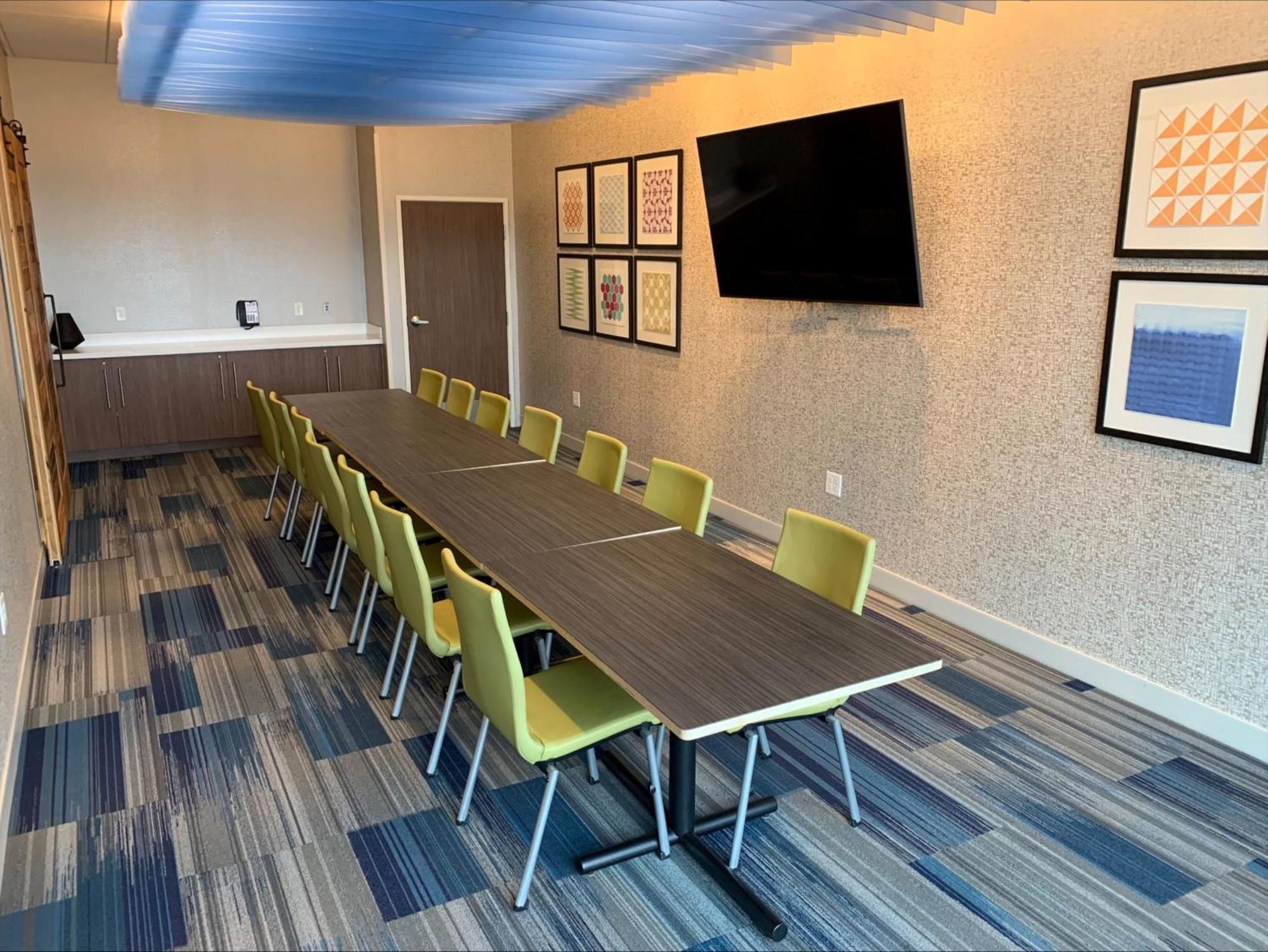 Holiday Inn Express & Suites Duluth North - Miller Hill By Ihg Exterior photo